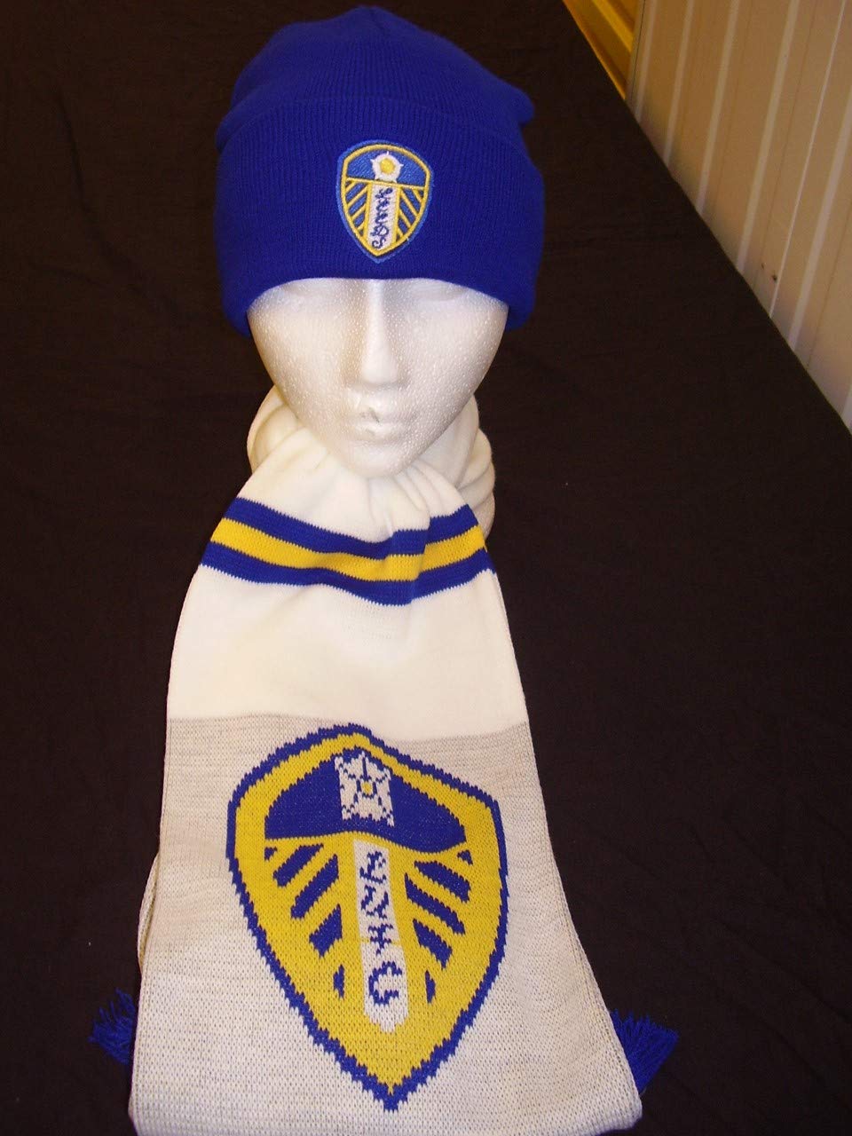 The Flagman White Leeds United Classic Bar Scarf + Leeds Hat In Blue