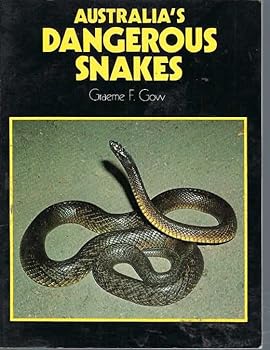 Paperback Australia's dangerous snakes Book