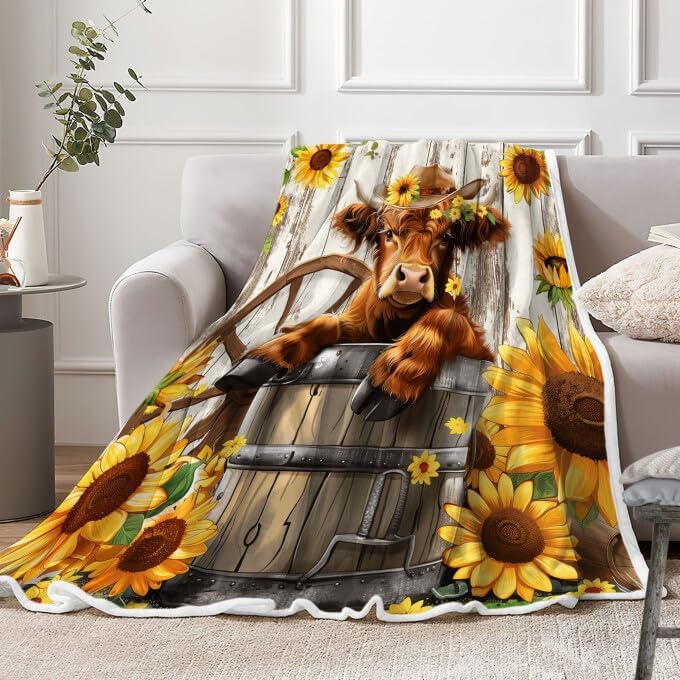 Farmhouse Highland Cow Throw Blanket, Rustic Cow Throw Blankets Farmhouse Bull Sunflower Flannel Bed Blankets, Soft, Flannel, Warm, Western Farm Country Bull Blankets for Couch Bed 50X60 Inch