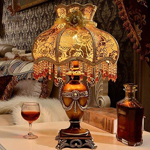 Lampe de table en tissu pour éclairer une chambre sombre et chic