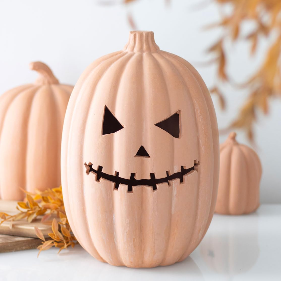 Something Different Wholesale 30 cm Terrakotta-Kürbis-Dekoration: stressfreies Halloween-Dekor - Unordentlicher, dauerhafter Charme - Vielseitiges Display für den Innen- und Außenbereich - auffällige