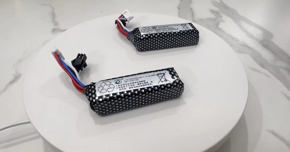 AMZZN 7.4V 3000mah 15C 2S SM-3P Plug Li ion batterie avec chargeur USB pour DE43 DE60 9500E RC véhicules et camions Huina 1575 RC véhicule