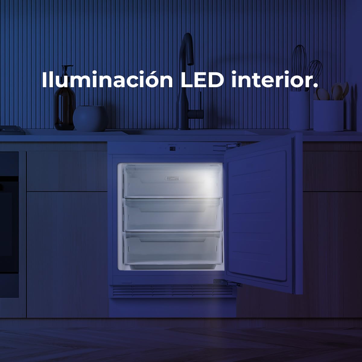 Cecotec Bolero Coolmarket TF BI 101 Congélateur Intégrable 101 L Blanc Écran Tactile Fast Freezing Porte Réversible Température Réglable -14 °C à -24 °C LED Intérieur Alarme