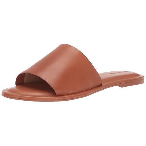 206 Collective Soler Leather Flat Sandal, Cognac