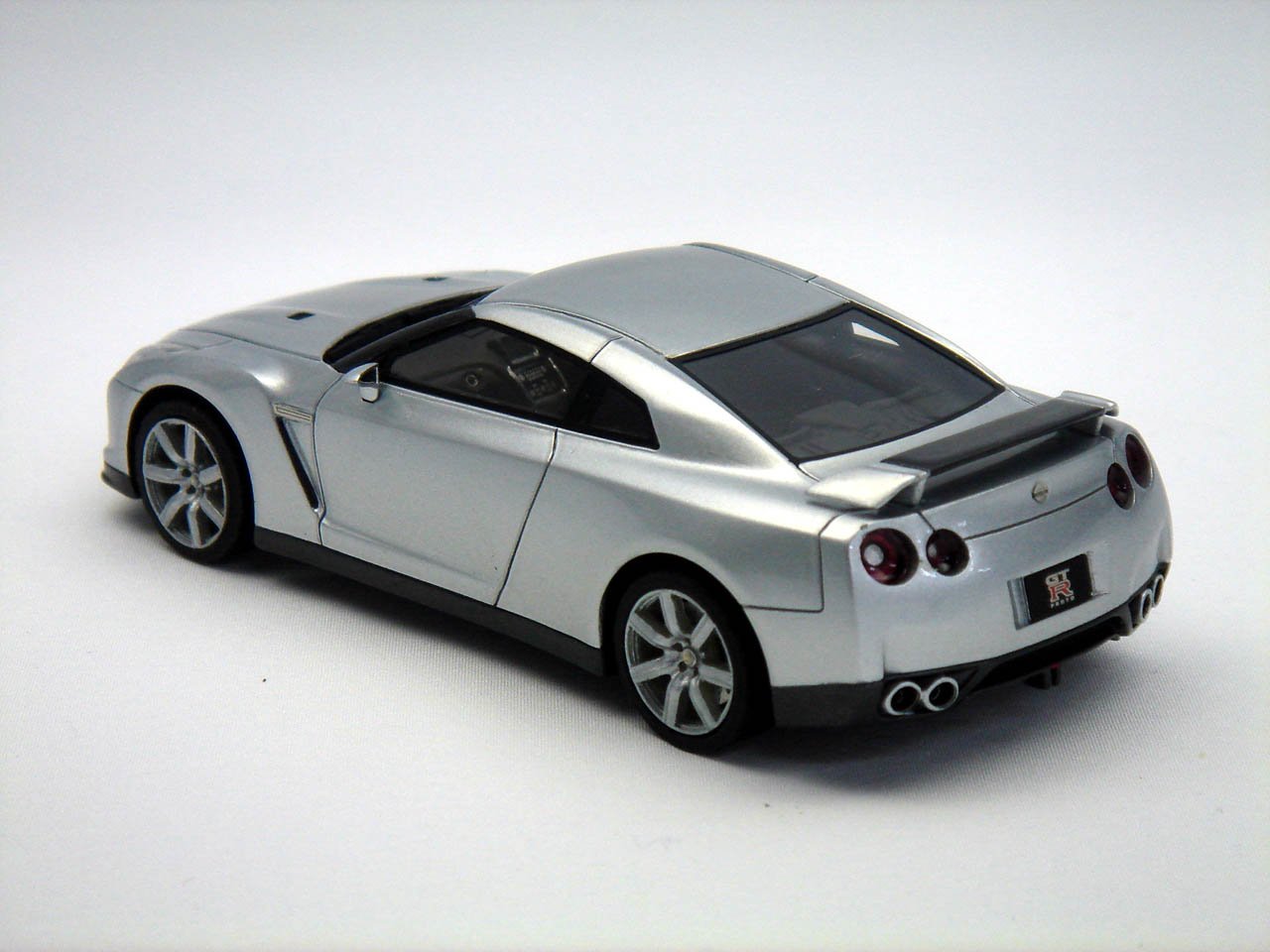 Amazon | マイルストーン 1/43 ミニチュアカー レジン製 日産 GT-R