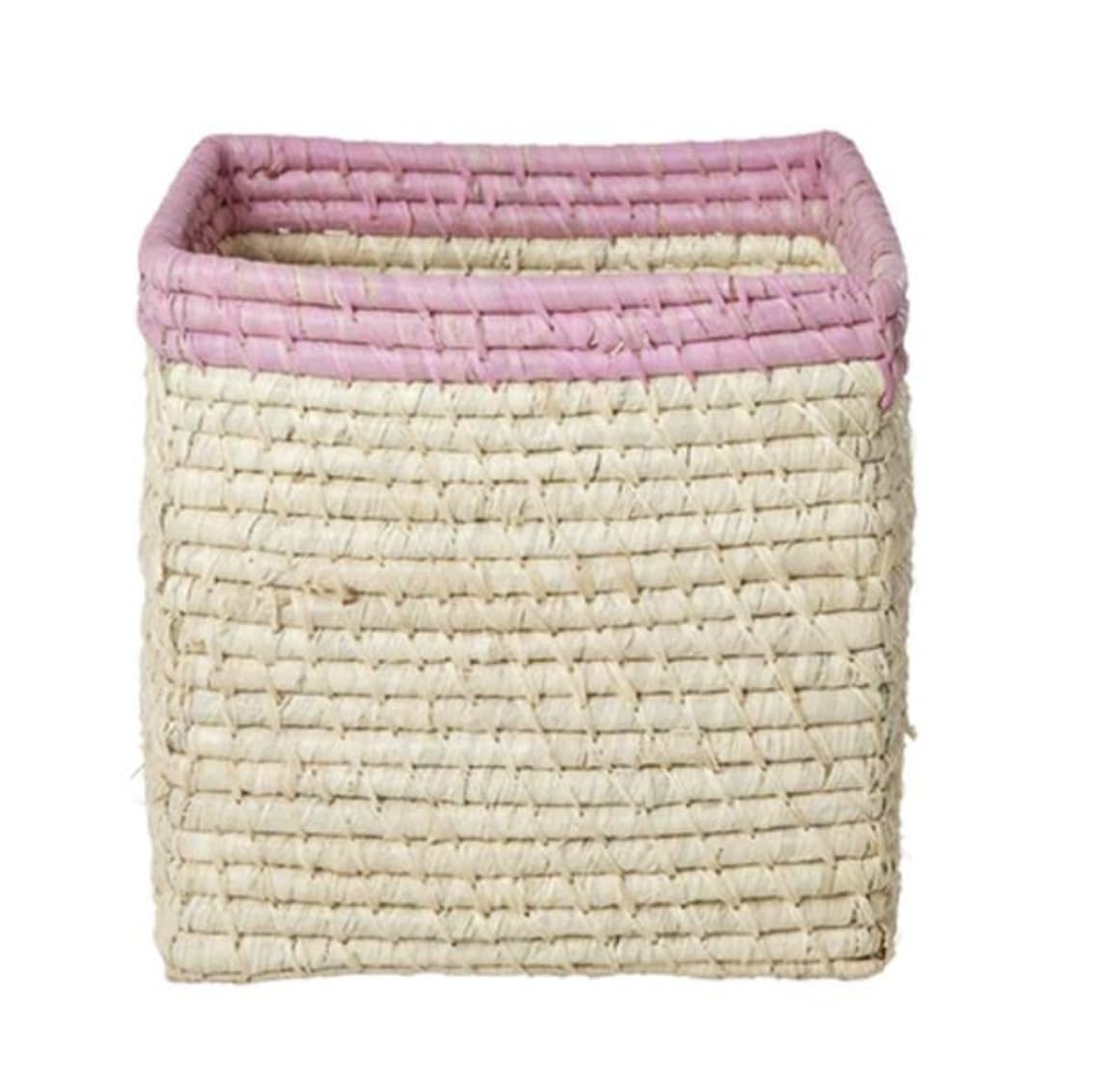 Panier carré raphia Rice Varzi avec son élégant bord rose