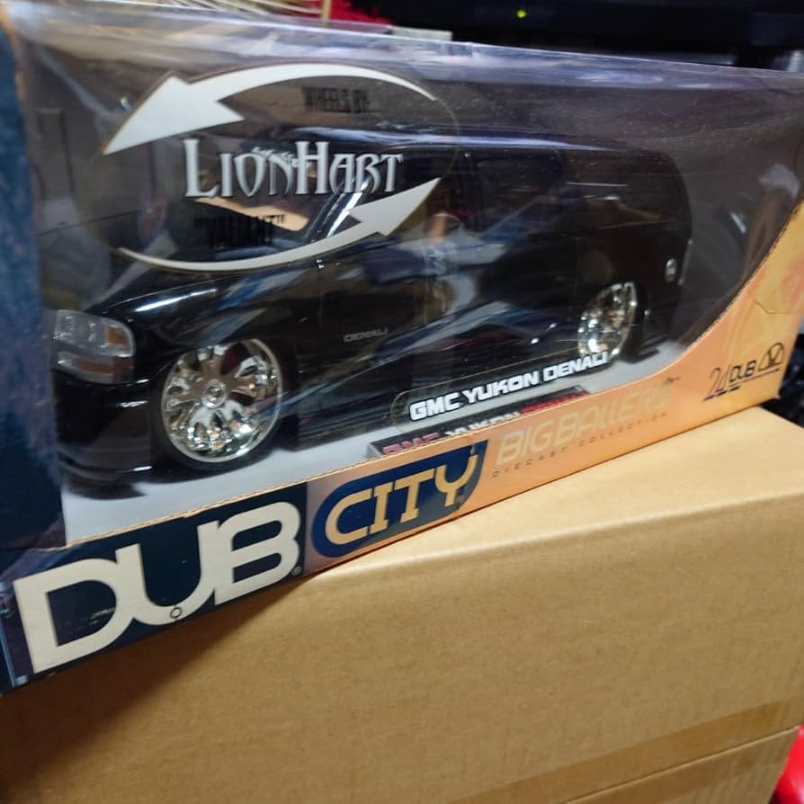 ユーコンデナリ 1/18 YukON DENALI1:18 scale Jada Toys DUB CITY GMC