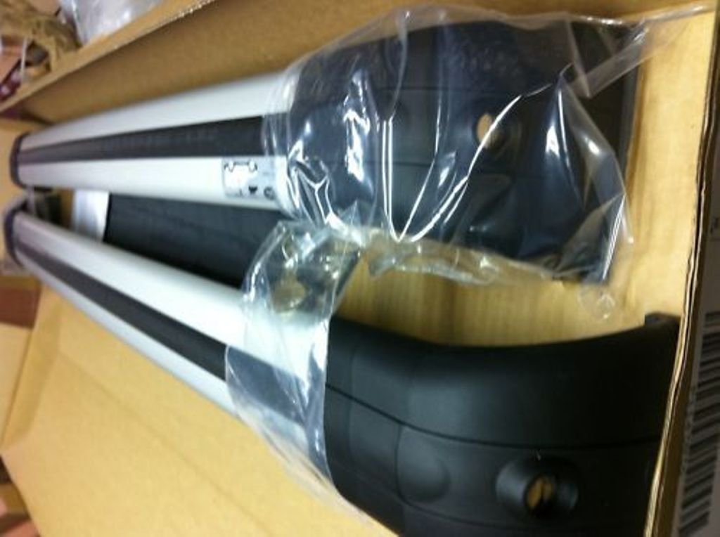 Photo 1 of EuroActive LR3 LR4 Genuine Land Rover Brand Cross Bar Roof Rack Silver