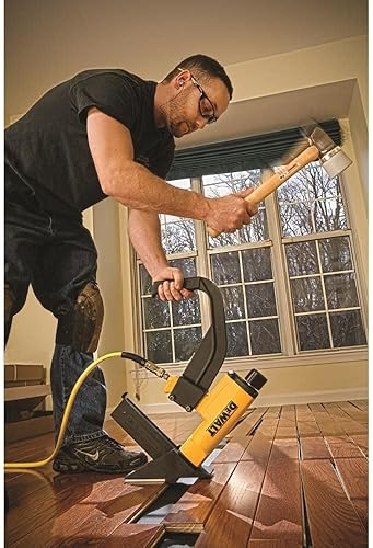 Miniatura 6 de DeWalt Grapadora para pisos de madera dura 15.5GA