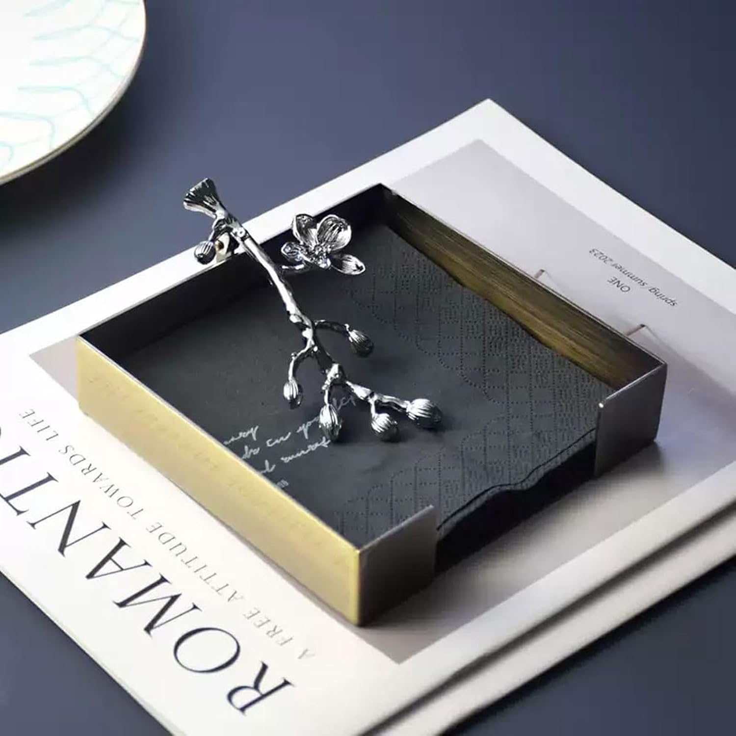 Flower Napkin Holder Matte/Mirror/Painted Finish Stainless Steel Cocktail Napkin Dispenser for Restaurants (Black)