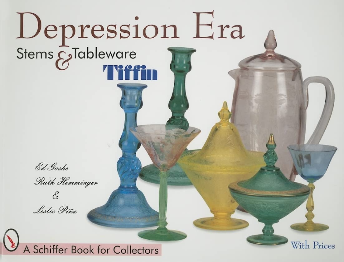 Finissez-en avec les tables banales grâce à la vaisselle Tiffin Depression Era