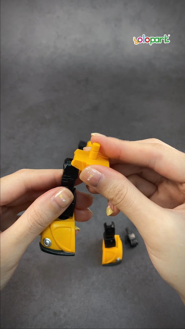 AMK Mini Series Bumblebee Transformers G1 - Figura 10 Cm Altamente Articolata - 18 Pezzi