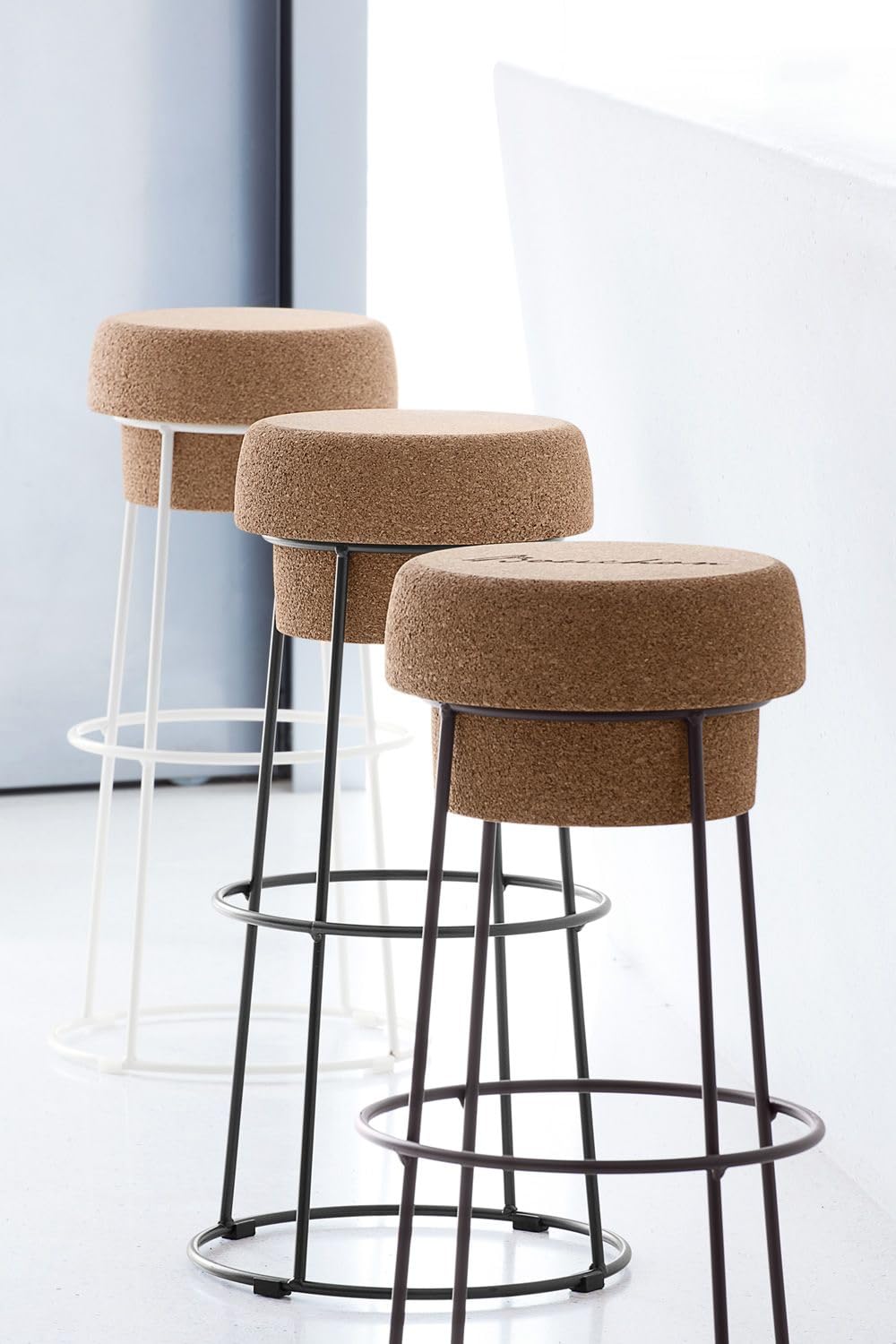 ZStyle Sgabello Bouchon Tappo Bottiglia In Sughero e Metallo - Champagne - Spumante - Originale Domitalia -Gabbietta - Moderni - Design - Bar Vino Enoteca (L 40 x P 40 x H 66 cm, Ruggine)