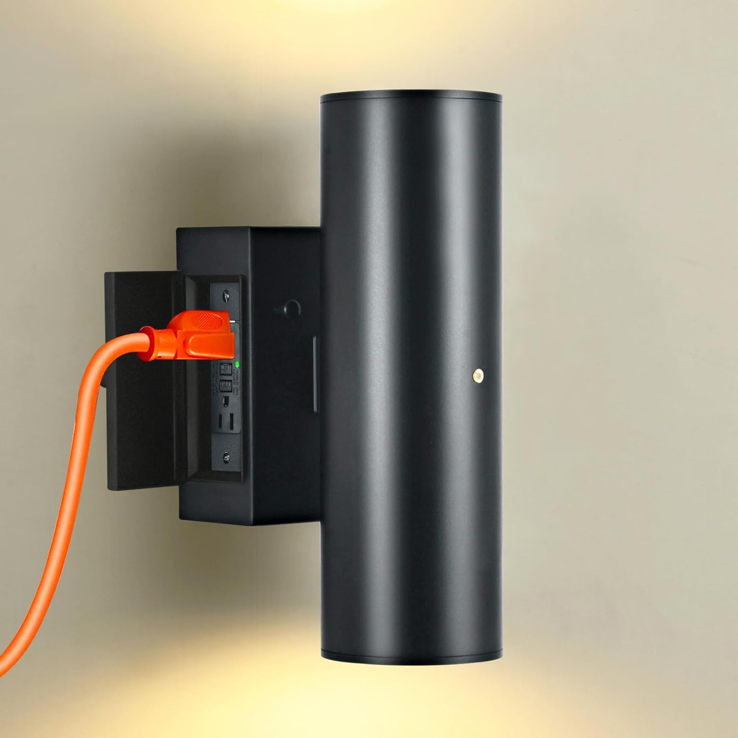 TPSHPTS Dusk to Dawn Outdoor Light with Outlet, Porch Light with GFCI