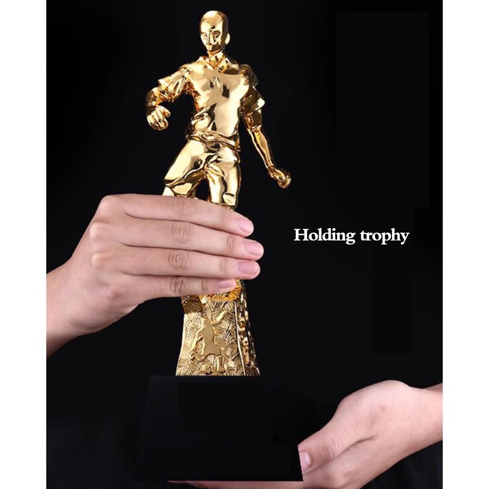 Trofeos, medallas y premios Trofeo del Equipo del Campeonato del Partido De Fútbol Trofeo De Premio De La Serie De Premios Deportivos De Fútbol. Sosteniendo El Trofeo De Honor Regalos De Recuerdo