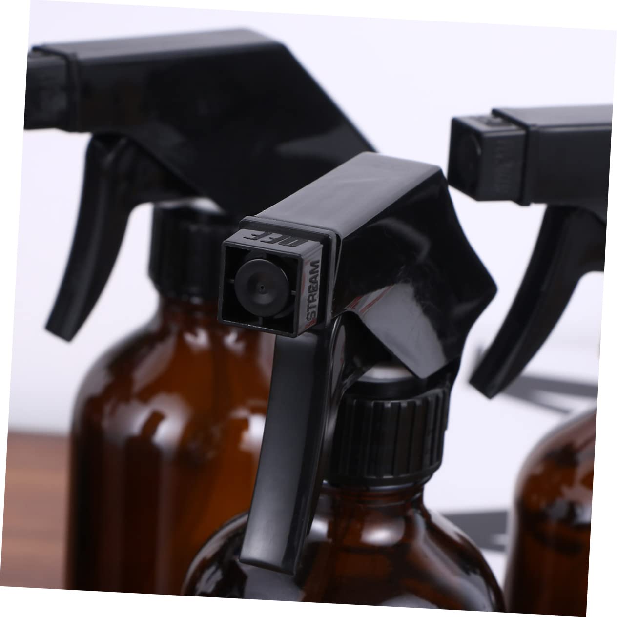 Healeved Braune Glas Sprühflaschen 250ml Nachfüllbar und Einfach zu Bedienen 4 Stück für Aromatherapie und Reinigungsprodukte