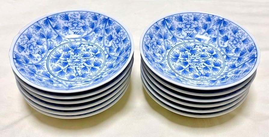Amazon | 有田焼 聖窯 ブルー花草柄 中皿 深皿12枚 | ノー