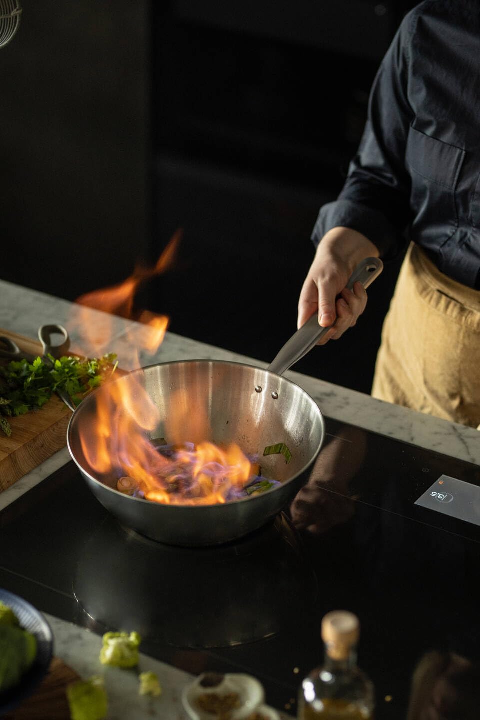 Fiskars Wok, Ø 28 cm / 4,5 L, Czysta stal, Niepowlekana patelnia, Nadaje się do wszystkich płyt grzewczych, Stal nierdzewna z recyklingu, Srebrny, 1065629