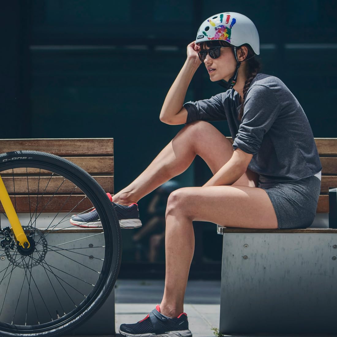 Melon Casco Bicicleta »Handprint« para Hombres y Mujere, Adultos y niños | Casco Urbano Seguro y Ligero para Ciclismo, monopatines y Bicicletas de montaña | Blanco