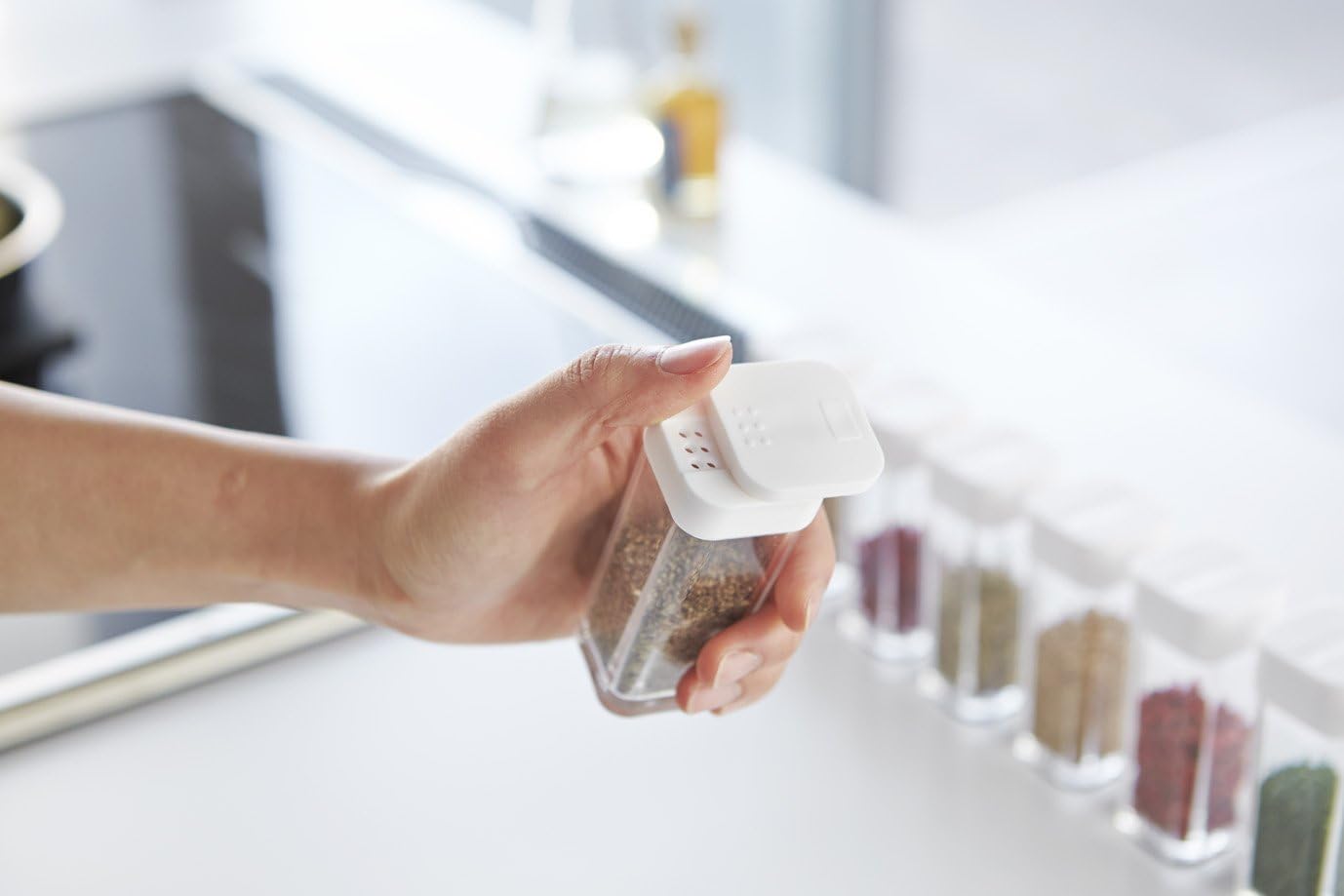 Amazon 山崎実業 塩 コショウ 入れ スパイスボトル タワー ホワイト 2863 塩 コショウ入れ オンライン通販