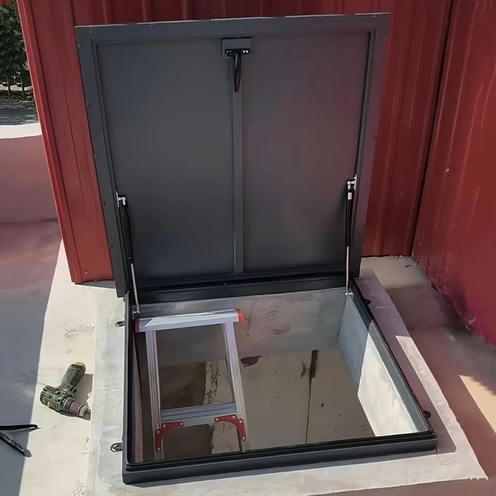 Escotilla de acceso al techo 23x28 pulgadas con puerta de ventilación para sótano hidráulica