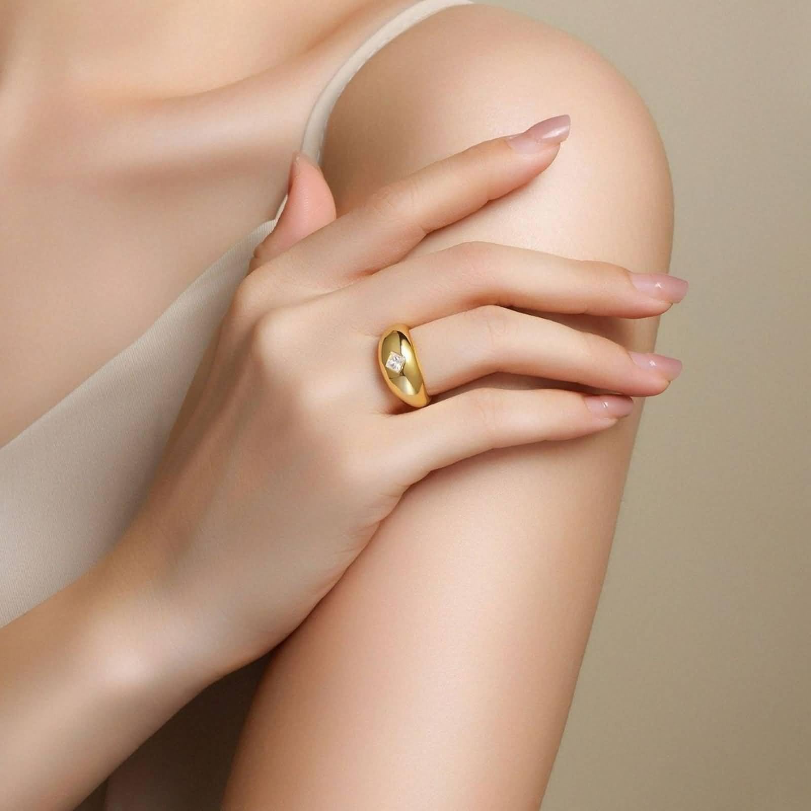 Anillo de compromiso de oro, anillos para mí, anillo pulido con moissanita cuadrada de 4 x 4 mm, oro amarillo de 0,3 quilates