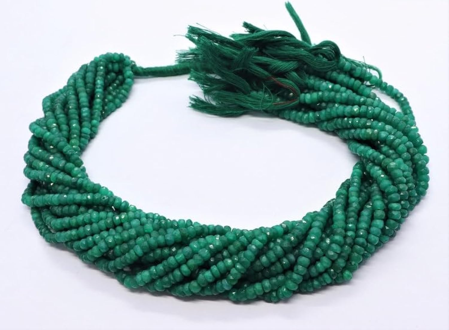 Corindon vert en perles rondes 4mm pour fabriquer votre bracelet bohème chic personnalisé