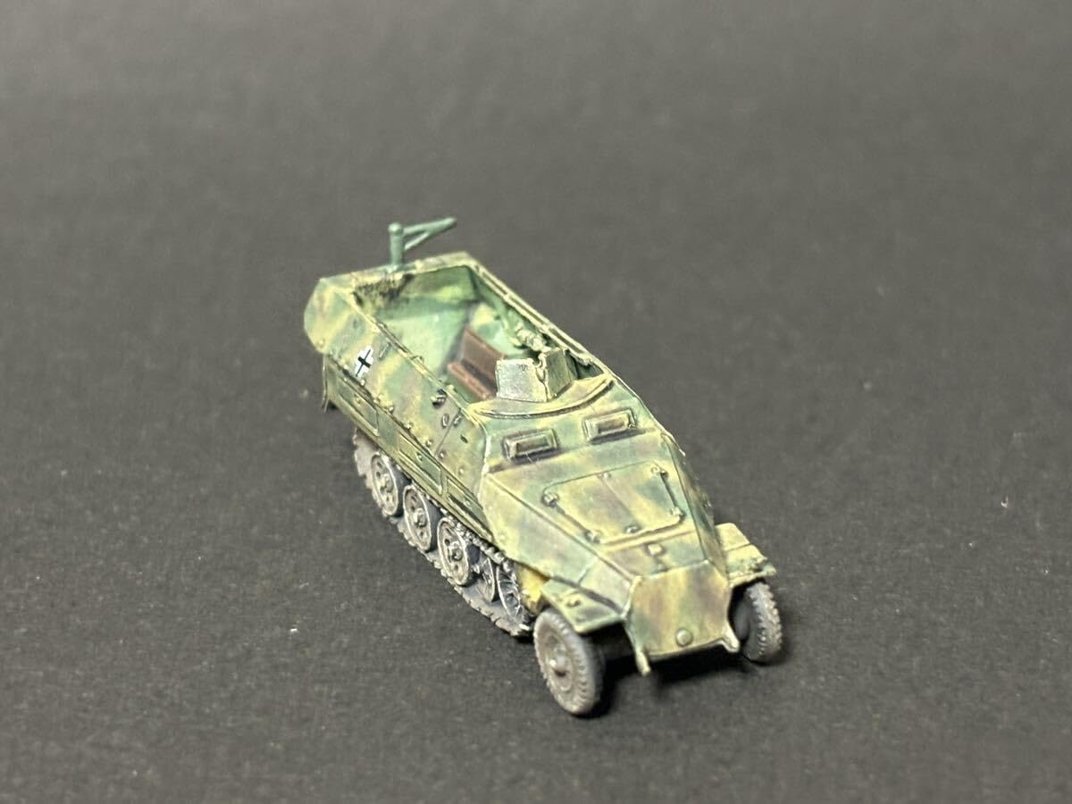 Amazon | WTM5 1/144 Sd.Kfz.251Dハーフトラック 3色迷彩グリーン