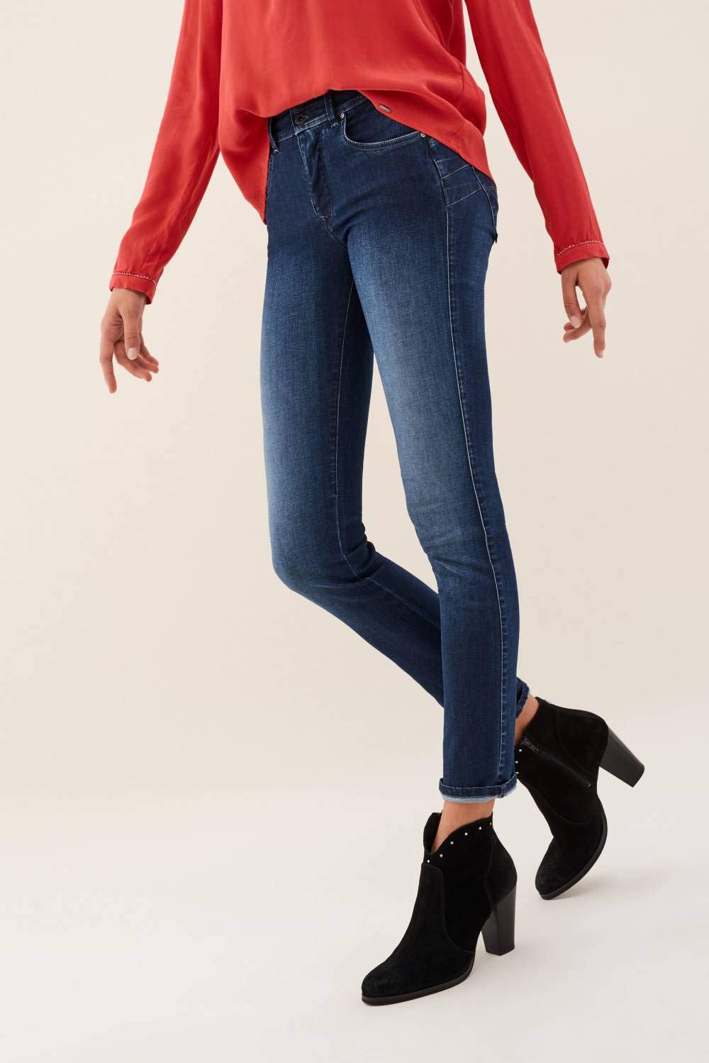Salsa Vaqueros Secret Slim con Detalle de Brillo