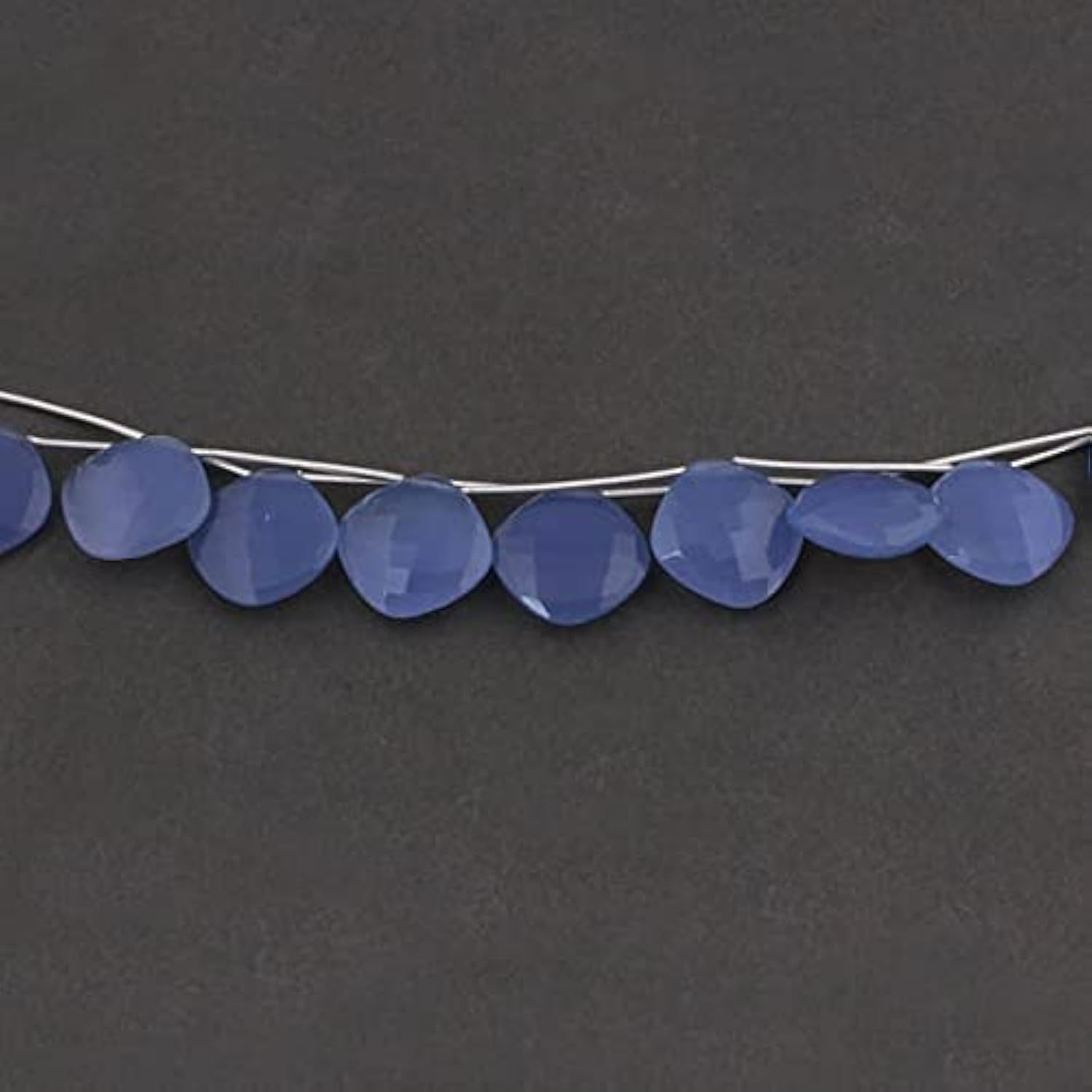 Chalcédoine lavande LKBEADS contre les pierres ternes : perles coussin facettées lumineuses