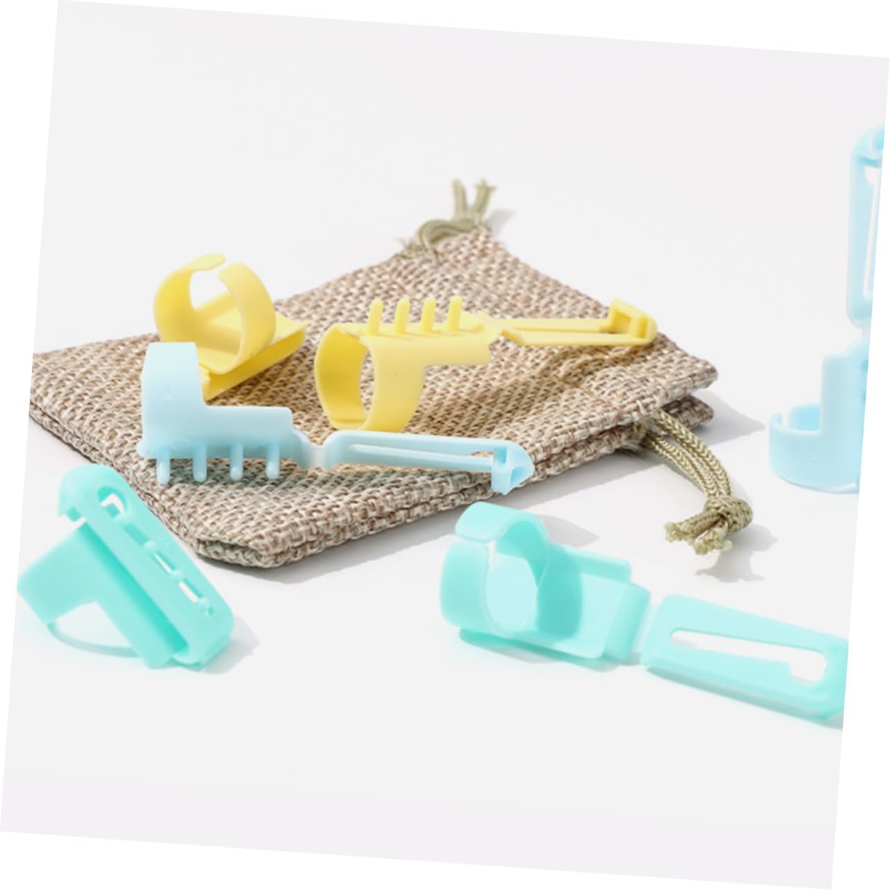 Veemoon 80pcs Finger Yarn Separator Tool Convenient Yarn Guide for Easy Knitting and Crocheting Prevents and Organizes