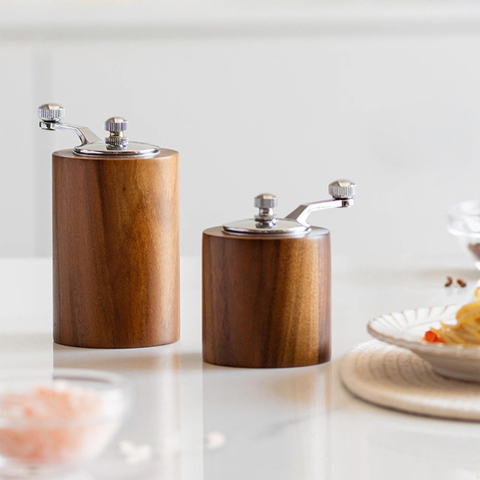 Zestaw młynków do soli i pieprzu, klasyczne ręczne młynki z regulowanym rdzeniem ceramicznym do przypraw kuchennych, idealne do przyprawiania i aromatyzowania potraw