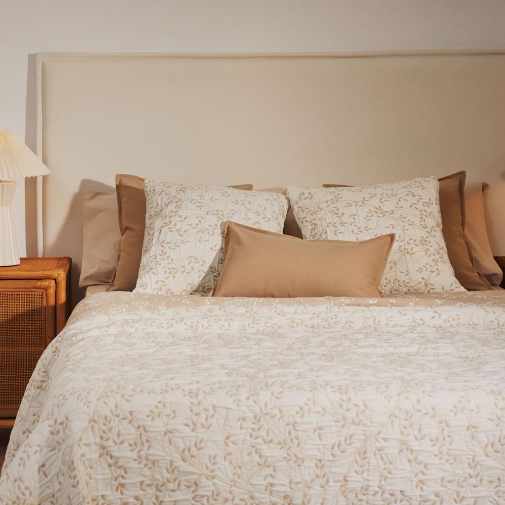 LA MALLORQUINA Colcha de Piqué - Abril (Cama 150 o 160 cm - 250x260 cm - Beige) | Colchas de Lujo y Diseño de Algodón