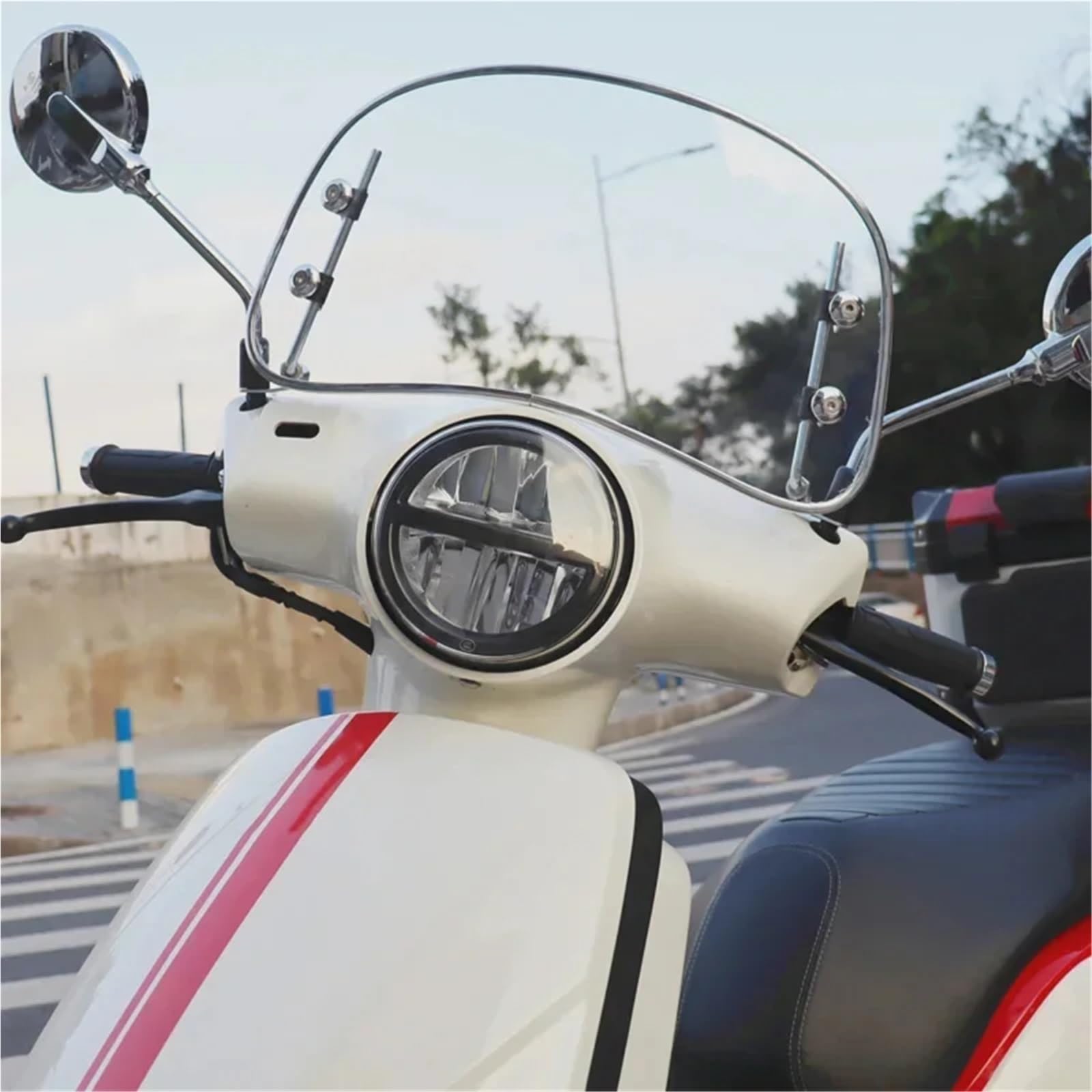 Déflecteur Moto Déflecteur de Vent Avant pour Pare-Brise de Moto, Accessoires modifiés, Ajustement Universel pour Scooter et vélo électrique(Type 2)