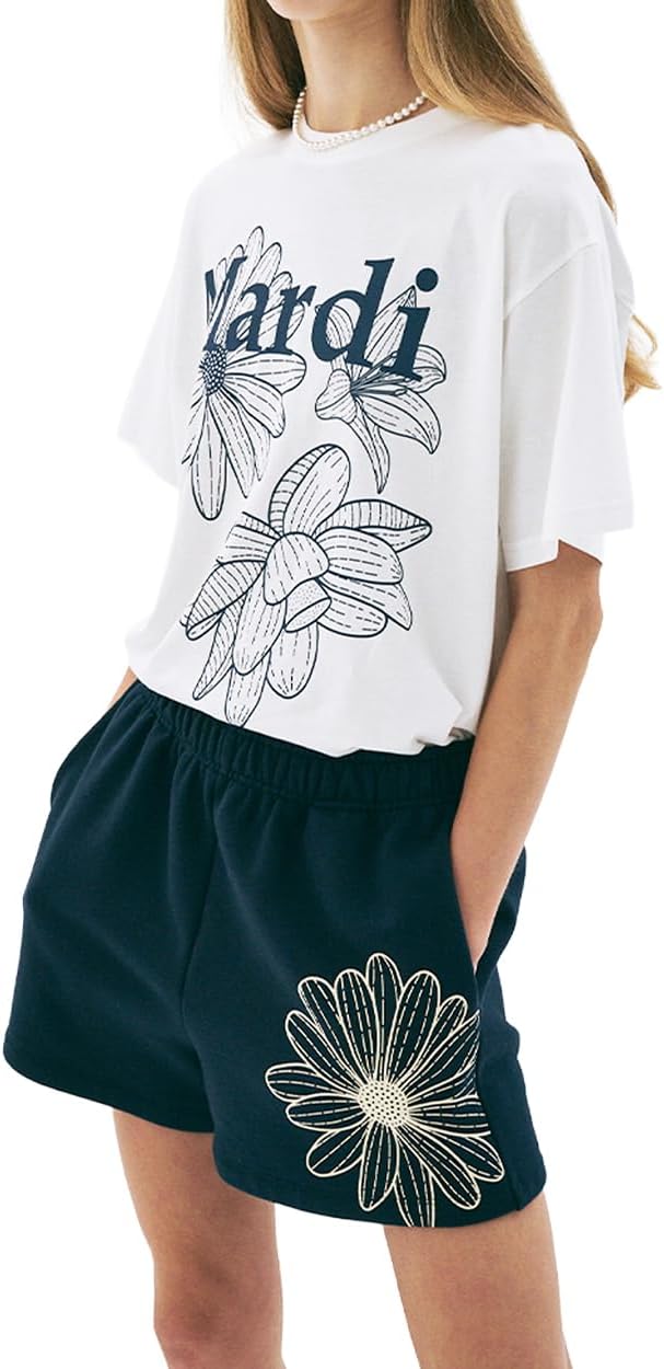 Women's Triple Flower Graphic T-Shirt, 100% Cotton, Regular Fit Crewneck, Bold 3-Flower Print