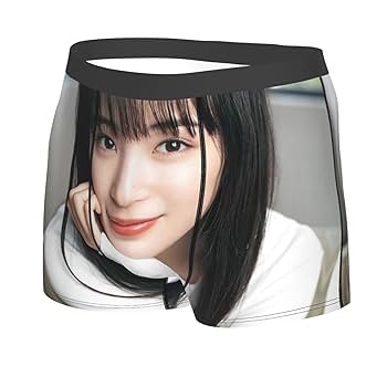 広瀬すずのパンツ 写真）広瀬すず、ショートパンツ姿で美脚披露も「ほんと無駄な