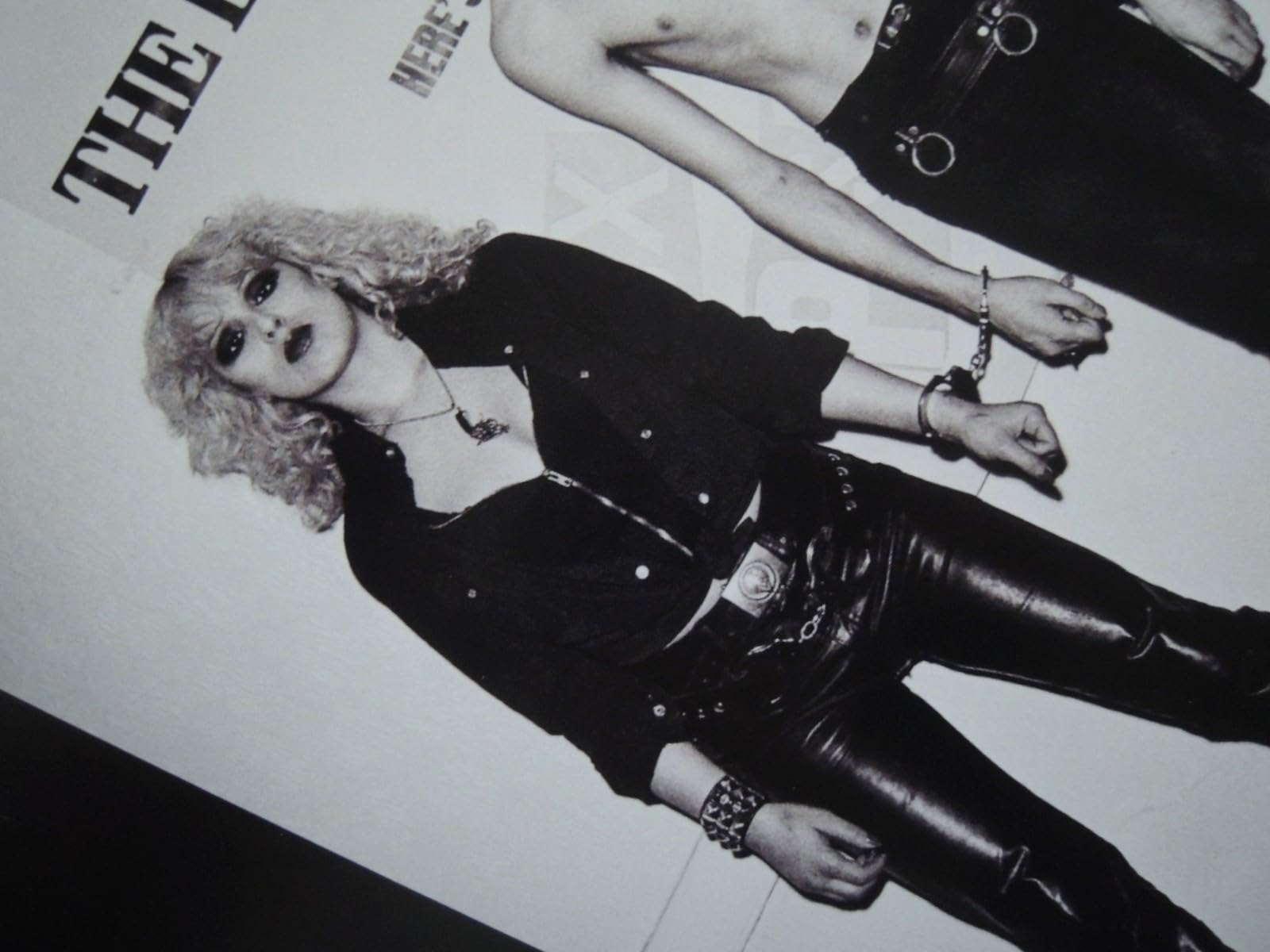 Amazon.co.jp: A4 額付き ポスター シドビシャス Sid Vicious ナンシー