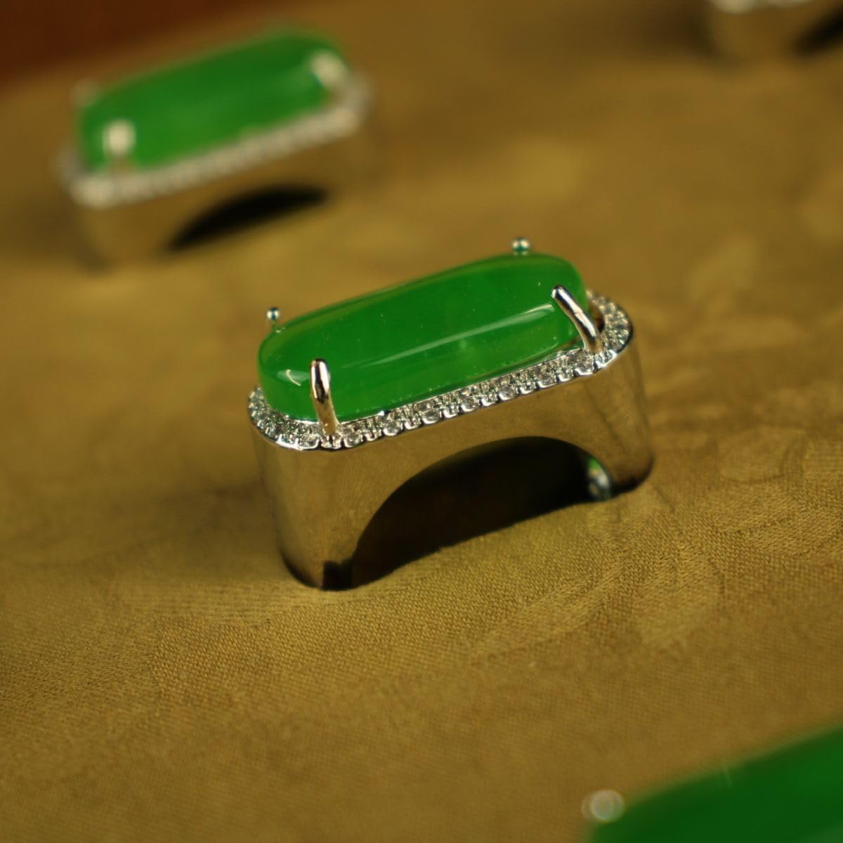 中国古美術 唐物旧蔵 大清乾隆年宮廷御蔵品 高氷種翡翠 極細工 古賞物 風水鎮宅 中国古美術 唐物旧蔵 大清乾隆年宮廷御蔵品 高氷