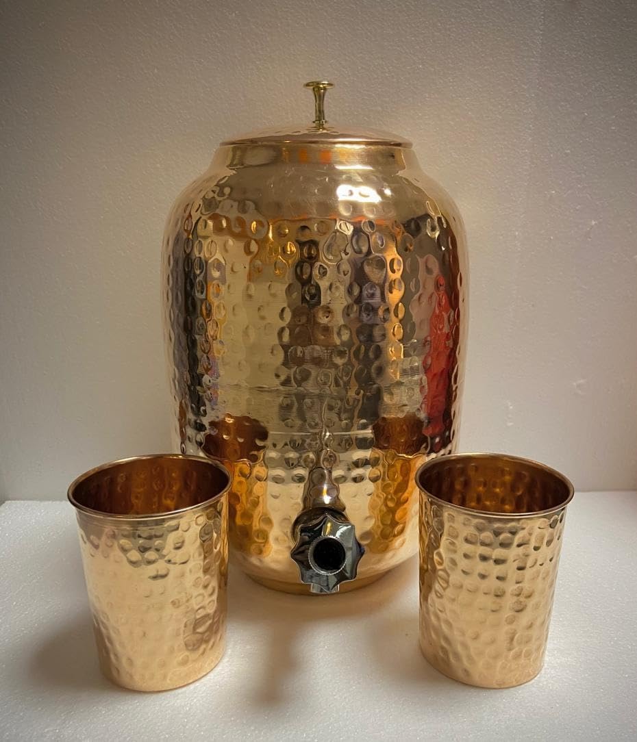 Indien DVFRT-521 Réservoir d'eau en cuivre martelé Ayurveda fait main 4 litres avec 2 verres en cuivre + verre de 300 ml chacun