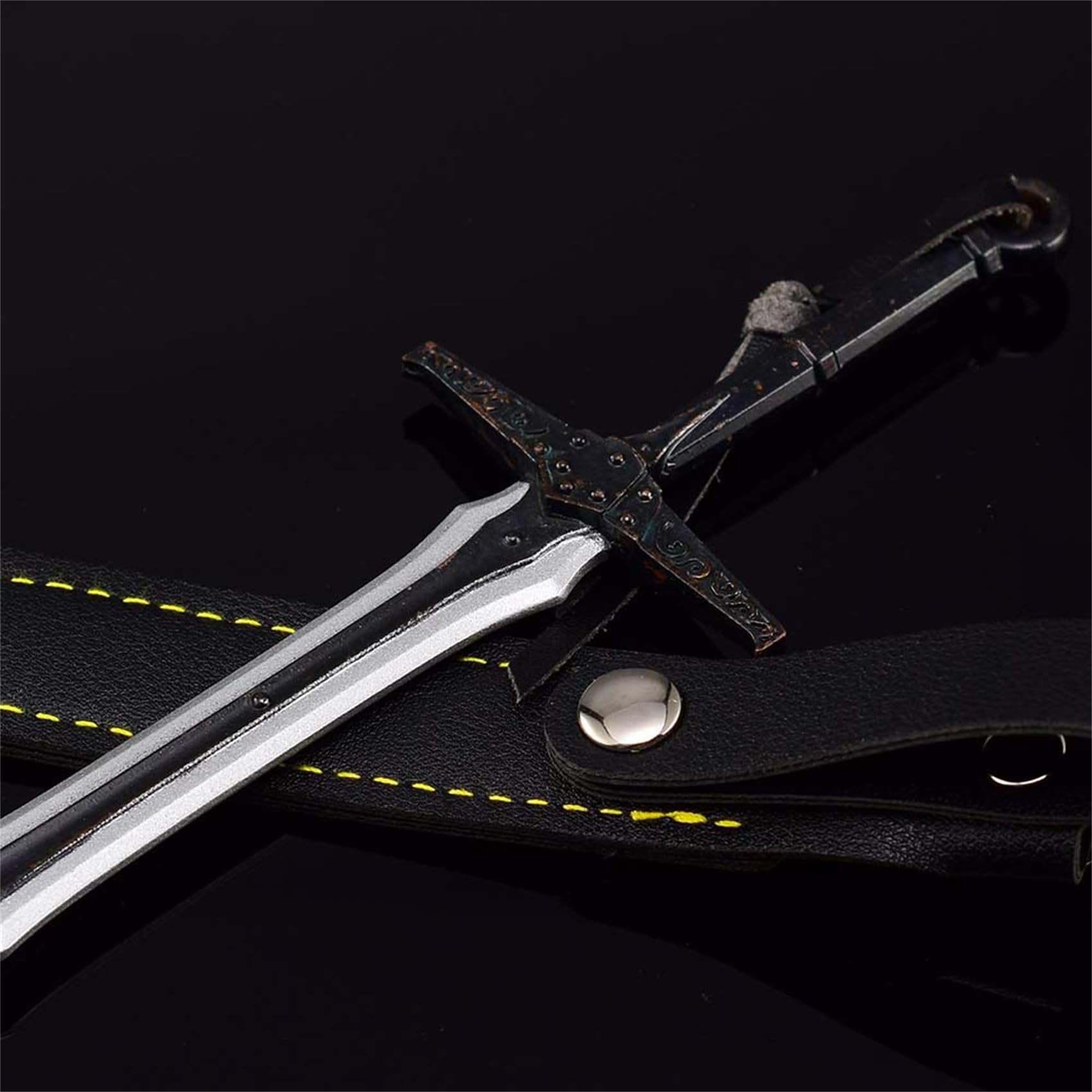 Amazon.co.jp: Luosyaer 西洋剣 おもちゃ ドラゴンの骨の剣 22cm 刀