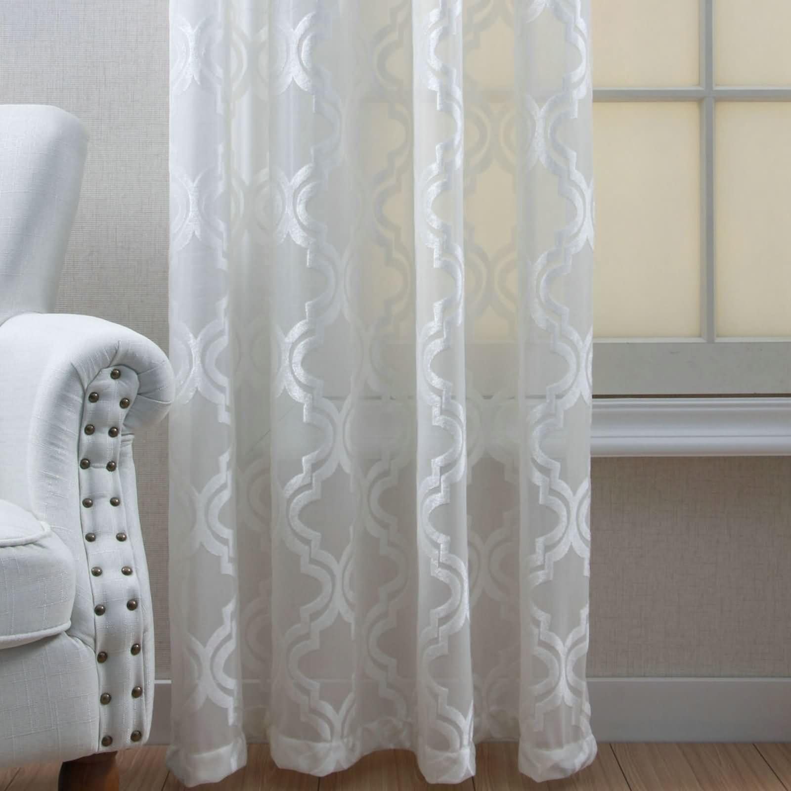 Beydodo Rideaux de Fenetre Voilage, Rideaux à Crochet pour Chambre Lot de 2 102x214cm, Rideau en Polyester Uni Blanc à Motif Géométrique