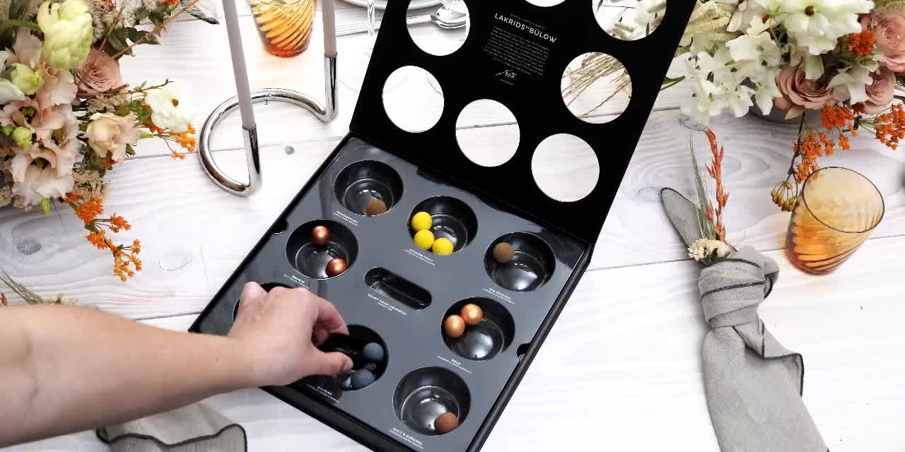 LAKRIDS BY BÜLOW - Selection Box - 335g - Pralinen-Geschenk mit Dänischen Gourmet Lakritz-Kugeln - Weicher Lakritzkern… – Bild 7