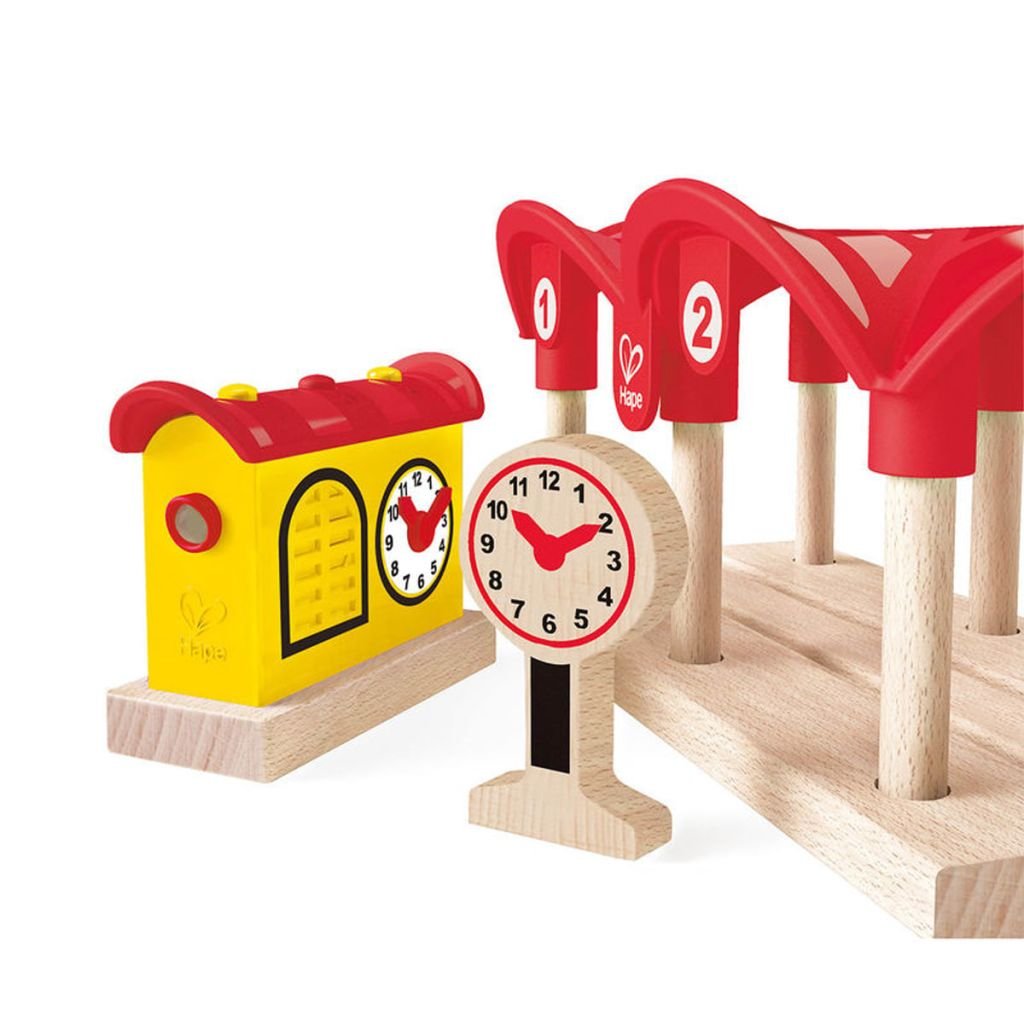 Hape Stazione dei Treni Registra Ascolta e Illumina - Accessorio a batterie con luci, microfono e registratore per gioco di ruolo con ferrovia dai 3 anni in su