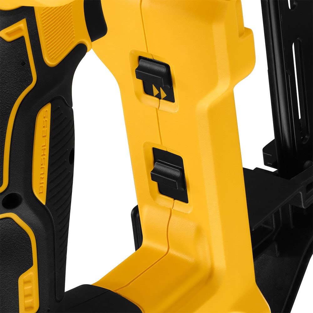 DEWALT DCFS950N-XJ - Grapadora de Cercas sin escobillas XR 18V sin cargador/batería para grapas galvanizadas G12 de 3,7mm diámetro y 50mm largo