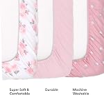 The Peanutshell 3-Pack Feuilles de papier peint ajustées - Doucement & Bébé fille respirante Mini Feuilles de crèche, Matelas de jeu Pack N, Convient aux matelas de jeu Playard standard - Roses roses & Mélangée