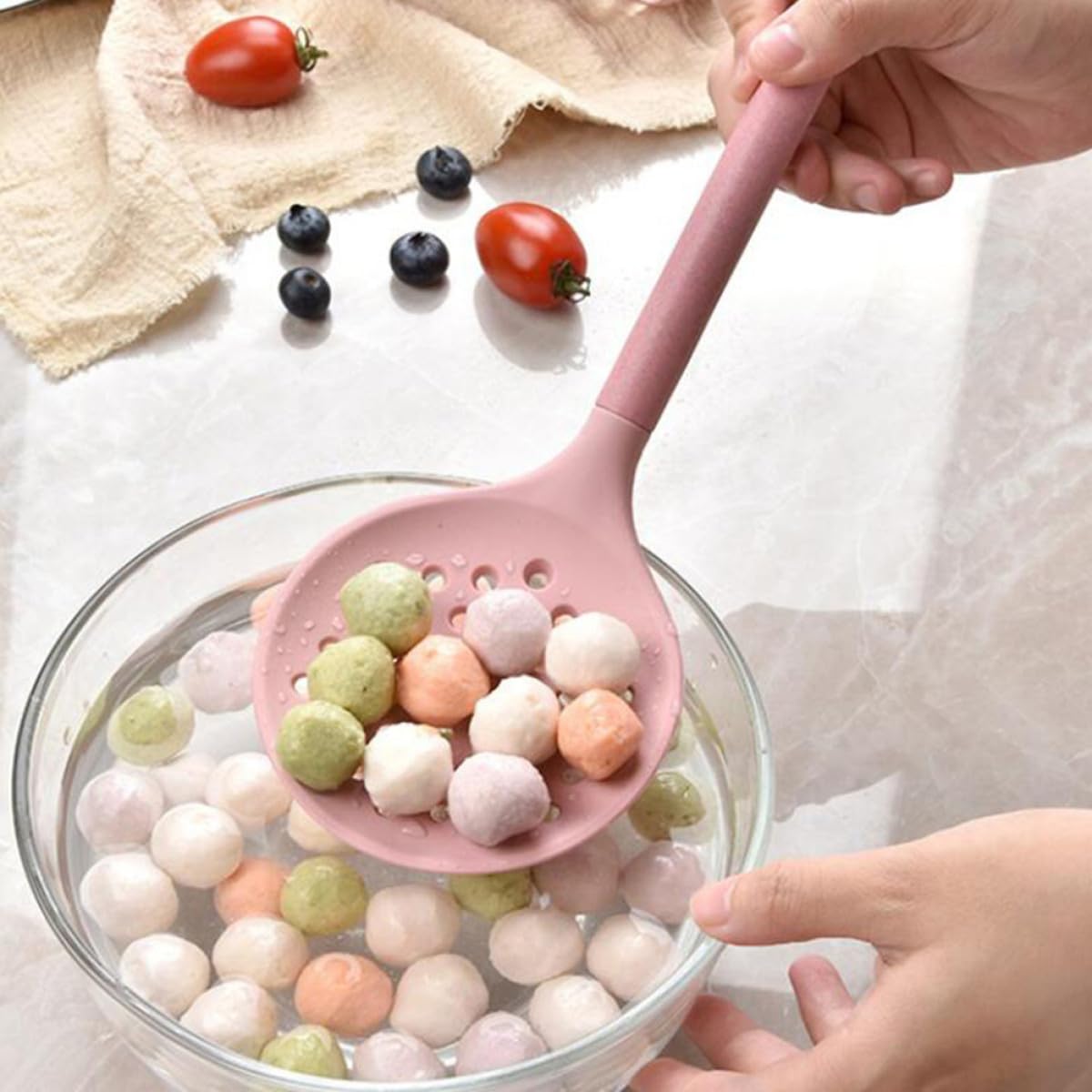 Utensilios Cocina Silicona con Mango Madera Resistente Calor y Práctico Cubo Almacenamiento Herramientas Menaje Cocina para Hogar y Profesionales