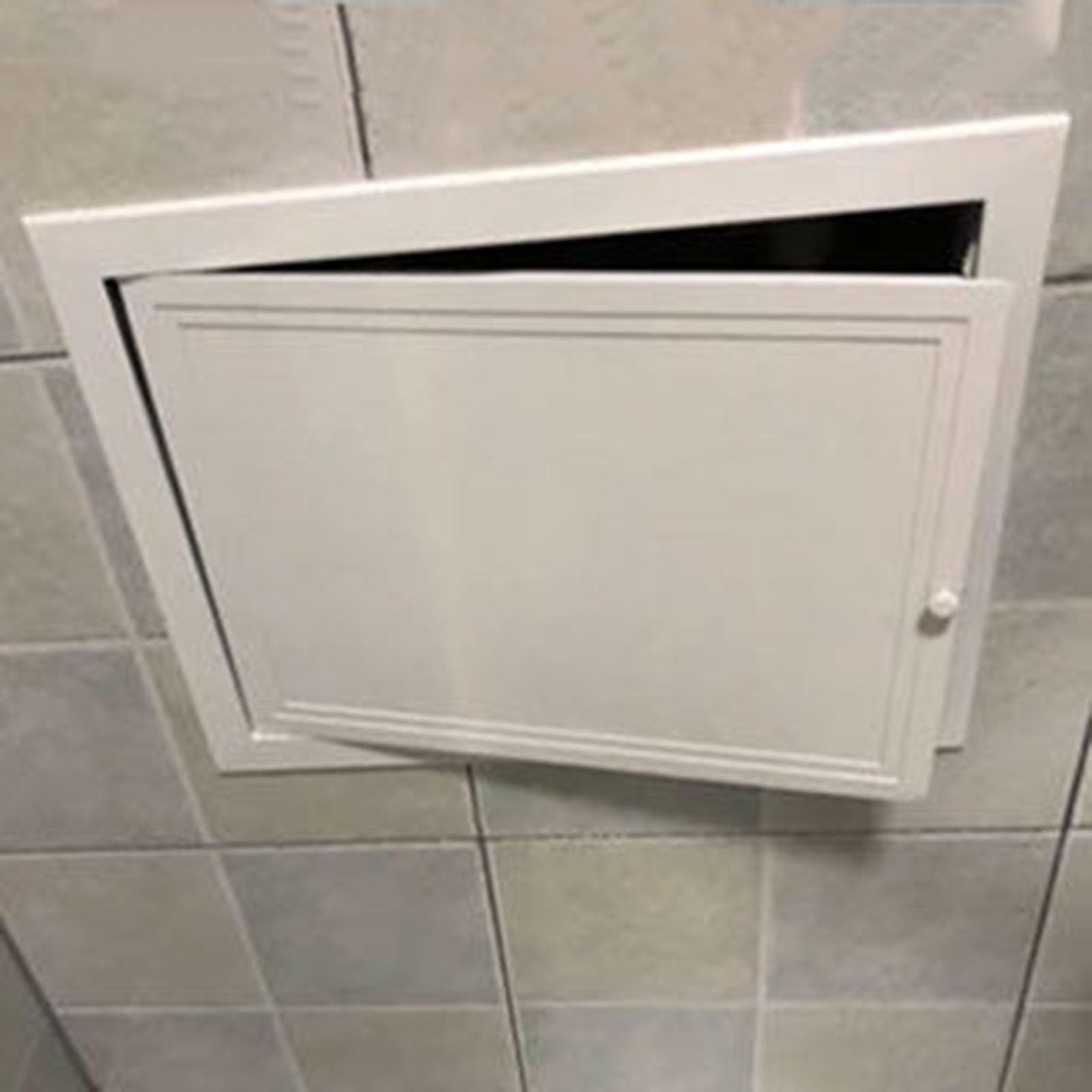 Trappe de service de plomberie pour masquer et atteindre la tuyauterie sans casser