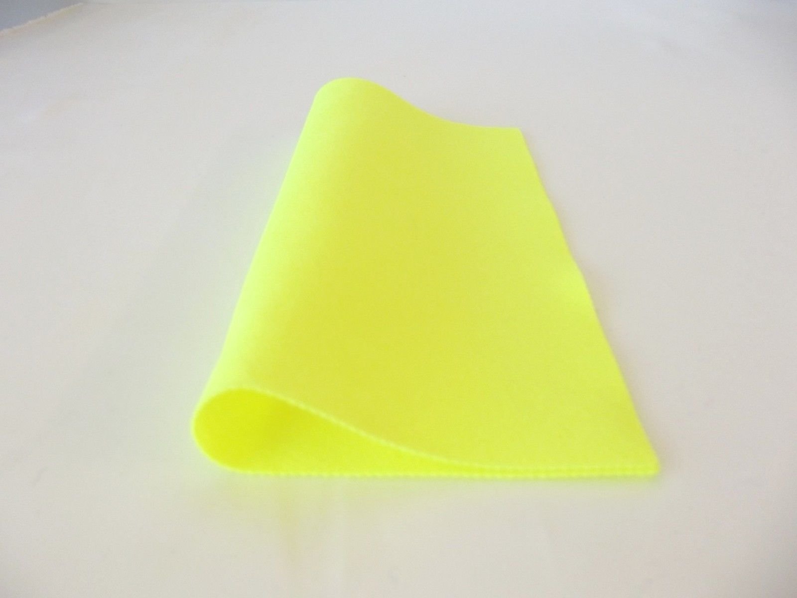 Akrylowy filc baize materiał do rękodzieła / pokera - superjasny żółty, 10 m 1000 cm x 150 cm
