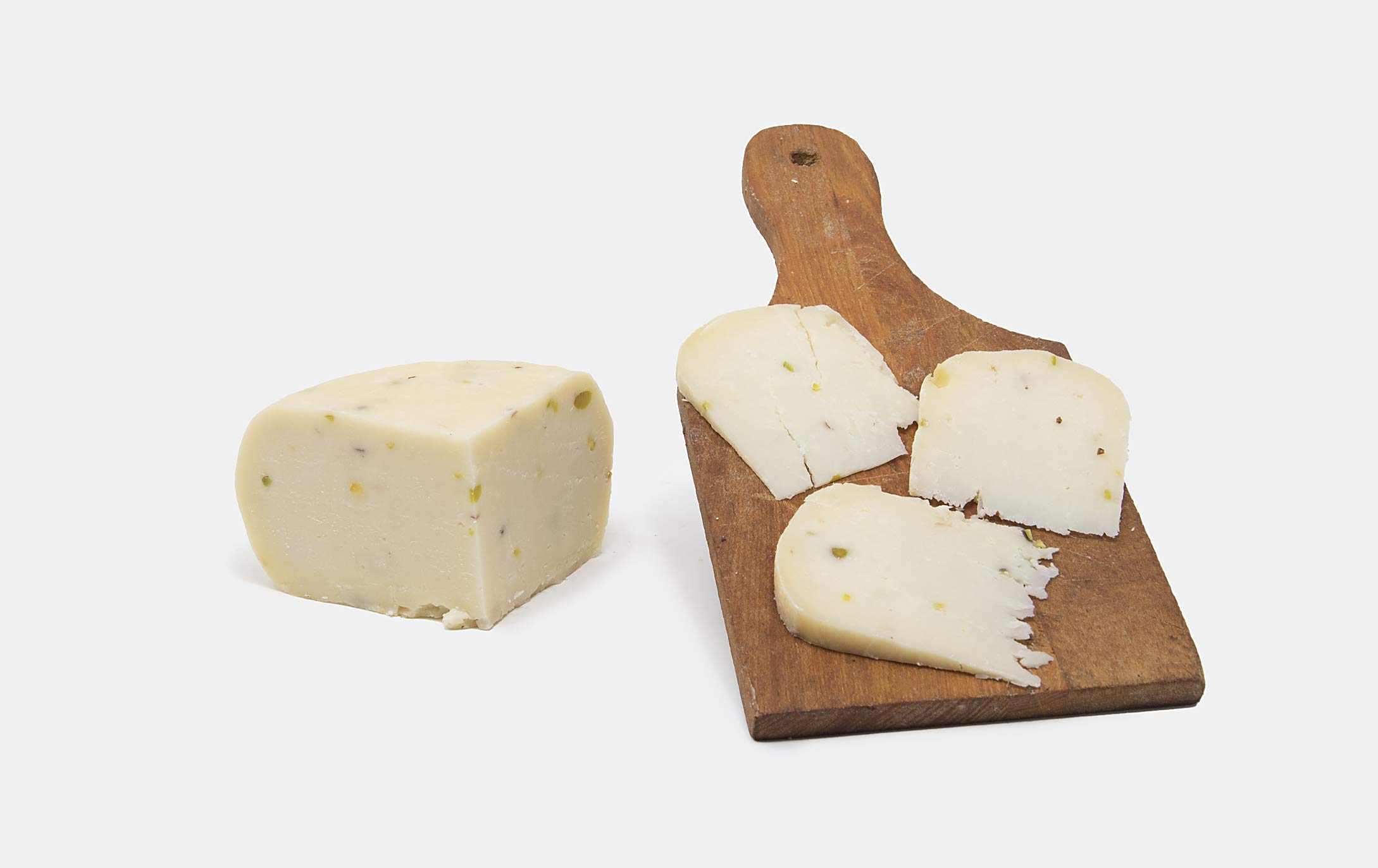 Pecorino al Pistacchio di Bronte | mezza forma sottovuoto da 0,6 kg | formaggio artigianale toscano | Salumificio Artigianale Gombitelli - Toscana