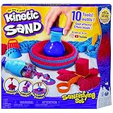 Crea vídeos atrevidos: el estuche de arena contiene todo lo que necesitas para crear tus propios vídeos Kinetic Sand muy satisfactorios, como un soporte para smartphone y un fondo en la caja. Prepara la escena, inicia la grabación, luego desmolda y transforma tus creaciones. ¡Cuando hayas terminado, comparte tus emocionantes vídeos en Internet!